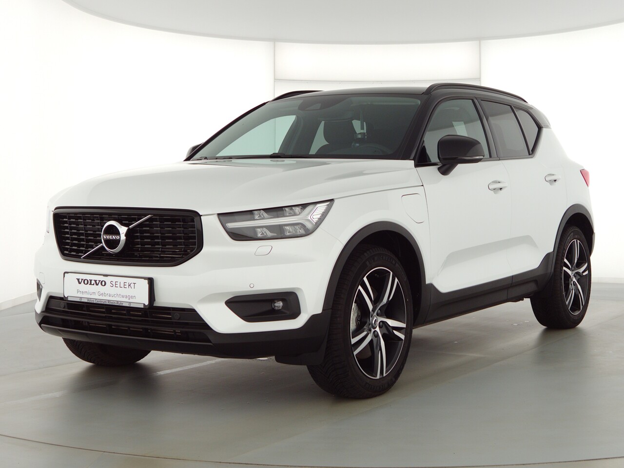 Volvo Volvo XC40 R Design Expression Recharge 2WD T5